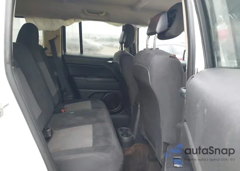 2015 Jeep Patriot Sport z USA, uszkodzony, nr VIN 1C4NJPBB8FD149607